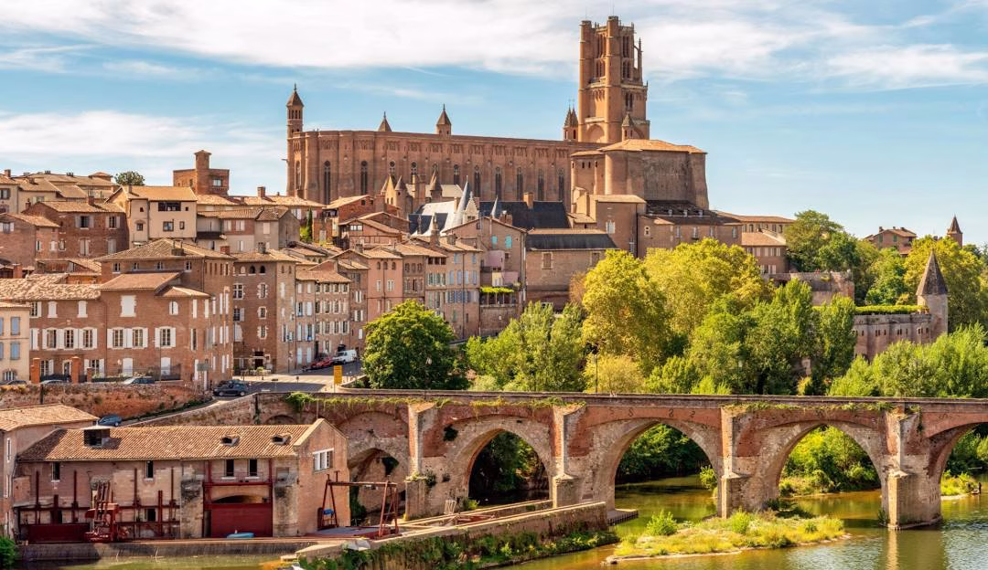 Ville d’Albi – Tarn Vue de la ville d’Albi dans le Tarn, secteur favorable à l’installation de panneaux solaires photovoltaïques