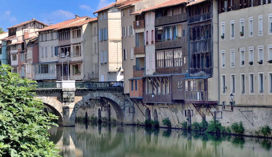 Centre-ville de Castres dans le Tarn, zone adaptée aux installations solaires en autoconsommation