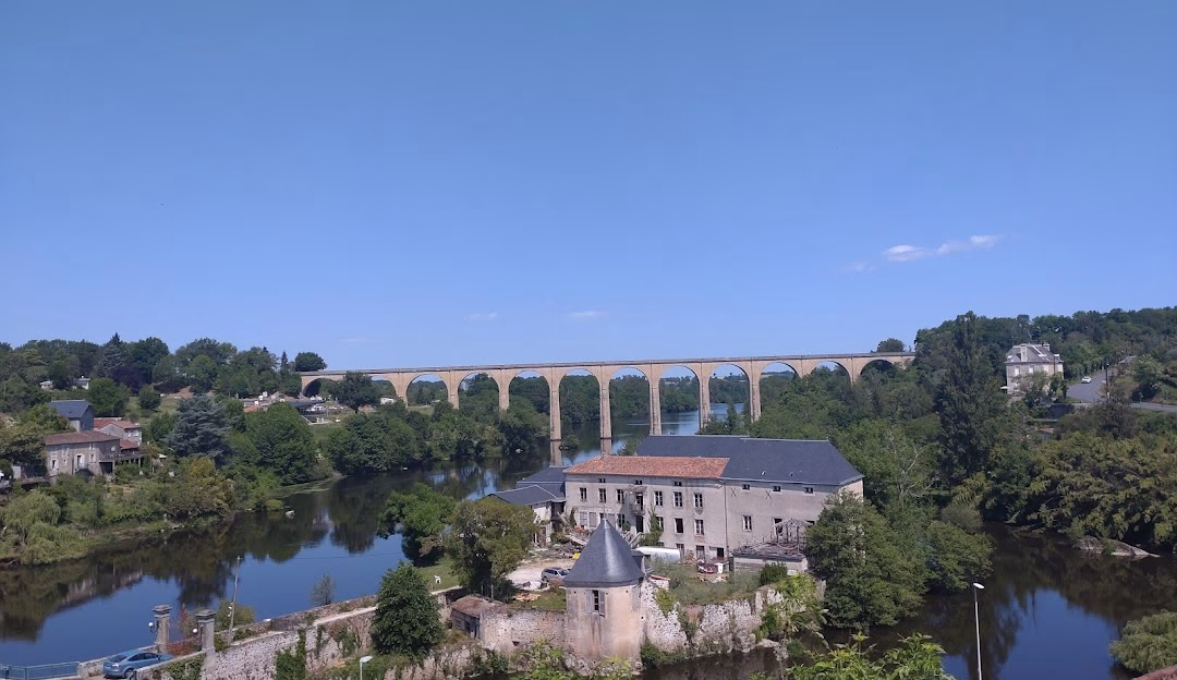 Centre-ville de L’Isle-Jourdain dans le Gers