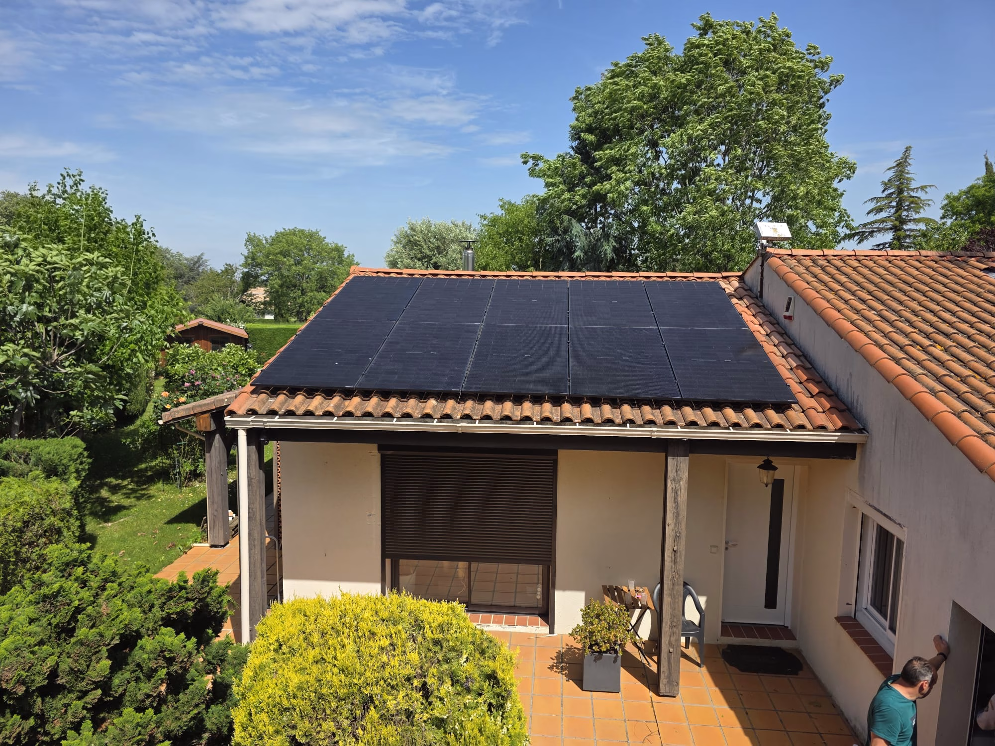 Panneaux solaires 5 kWc installés à Saint-Jean Installation de panneaux solaires de 5 kWc sur une maison à Saint-Jean, en Haute-Garonne