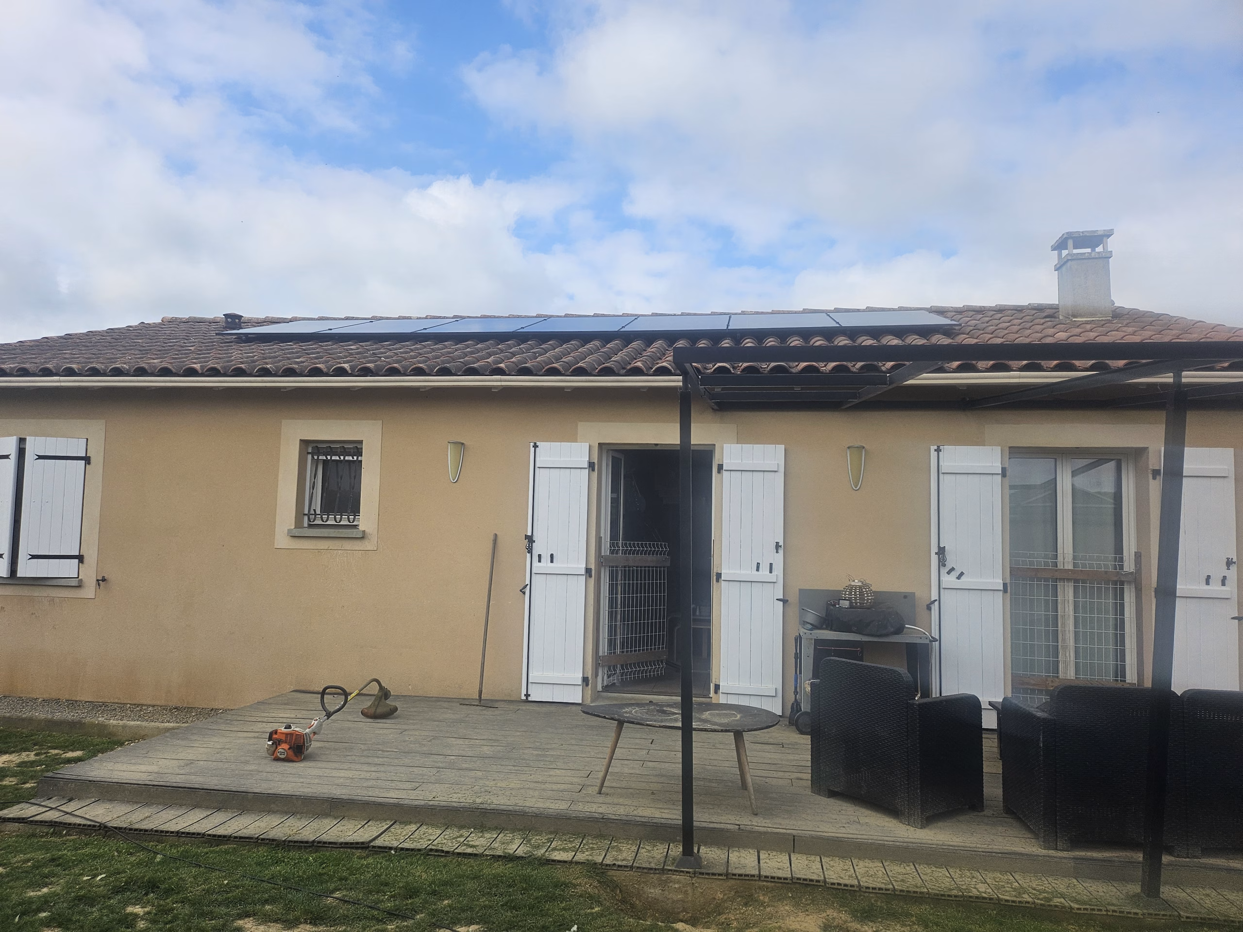Installation de panneaux solaires 9,5 kWc à Bessens Installation photovoltaïque 9,5 kWc sur maison à Bessens dans le Tarn-et-Garonne
